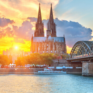 Koelner Dom am Rhein