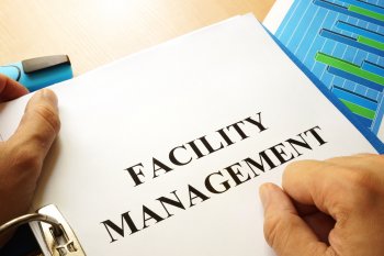 Deckblatt mit Aufschrift Facility Management